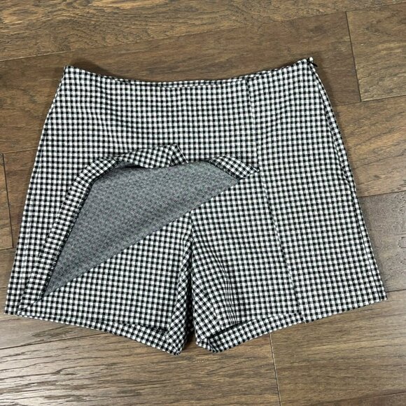 CABI Tee Time Skort Black/White Checked Sz 10 #5593 EUC - Picture 4 of 6
